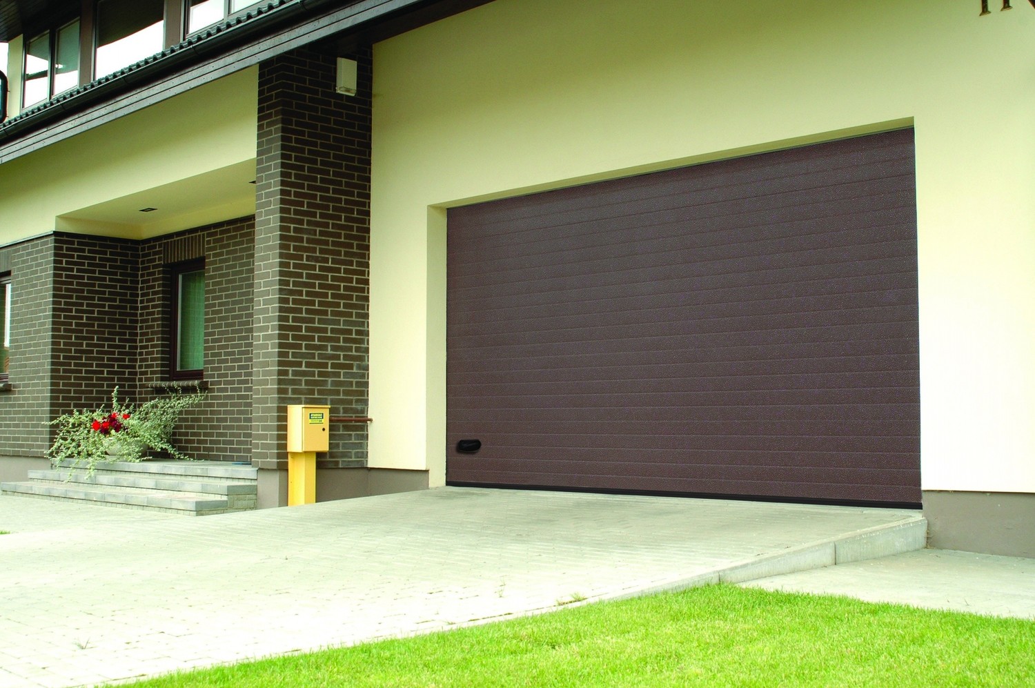 Секционные ворота